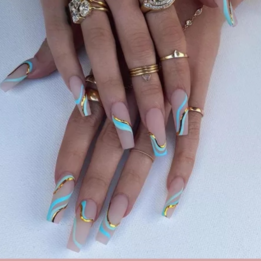 Press on nails